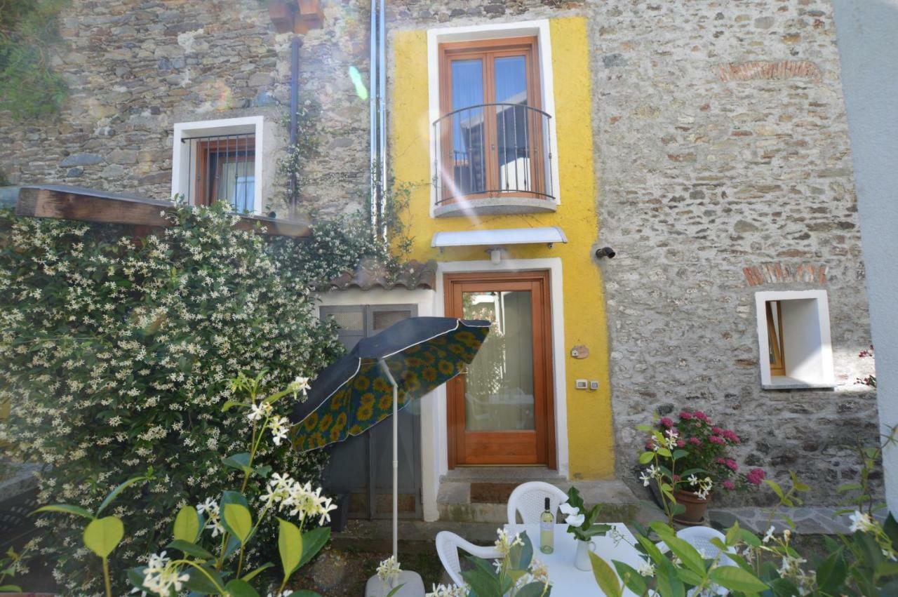 Villa Rustico Giulietta E Romeo Colico Exterior foto