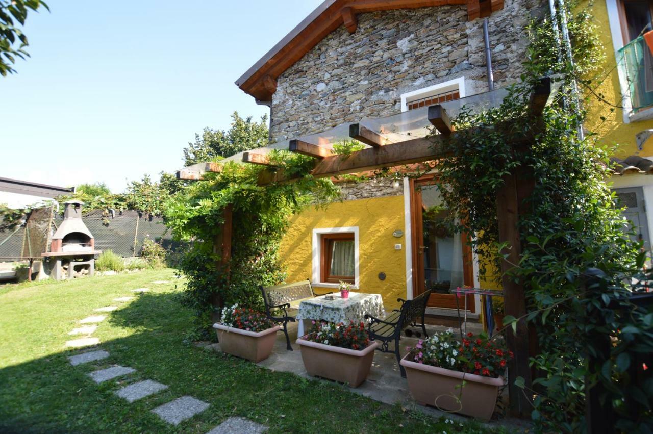 Villa Rustico Giulietta E Romeo Colico Exterior foto